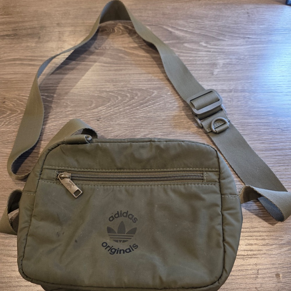 Adidas Originals Trefoil Mini Crossbody Shoulder Bag Olive Green